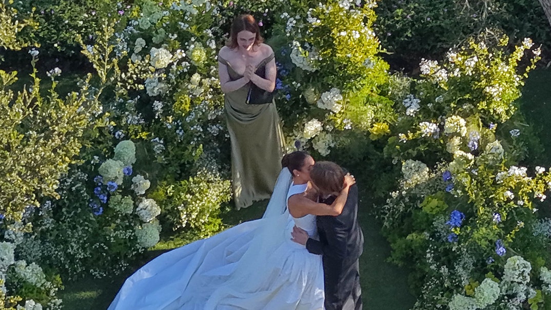 gallery-launch-finneas-wedding-backgrid-1
