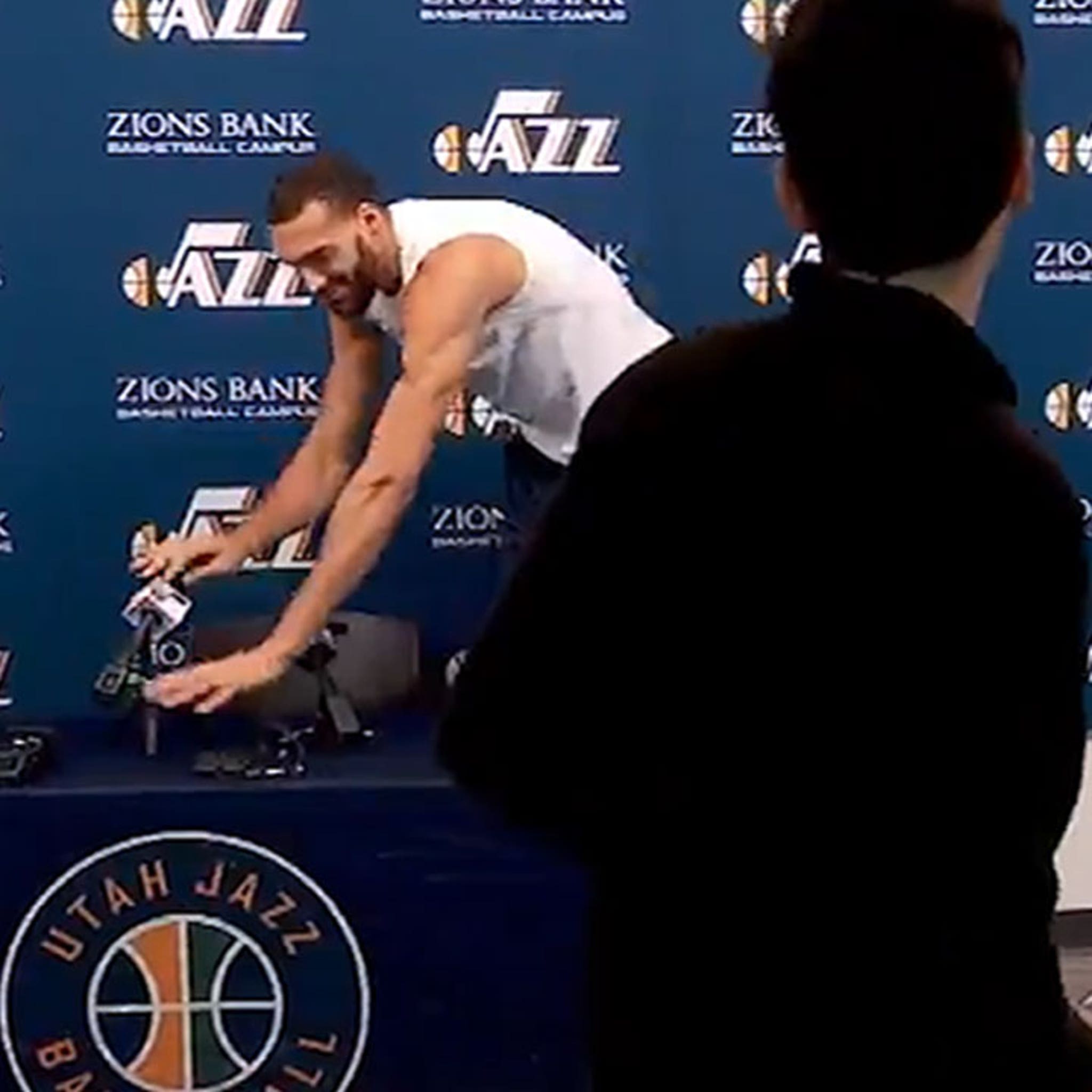 Donovan Mitchell Reportedly Furious At Rudy Gobert Over Covid 19