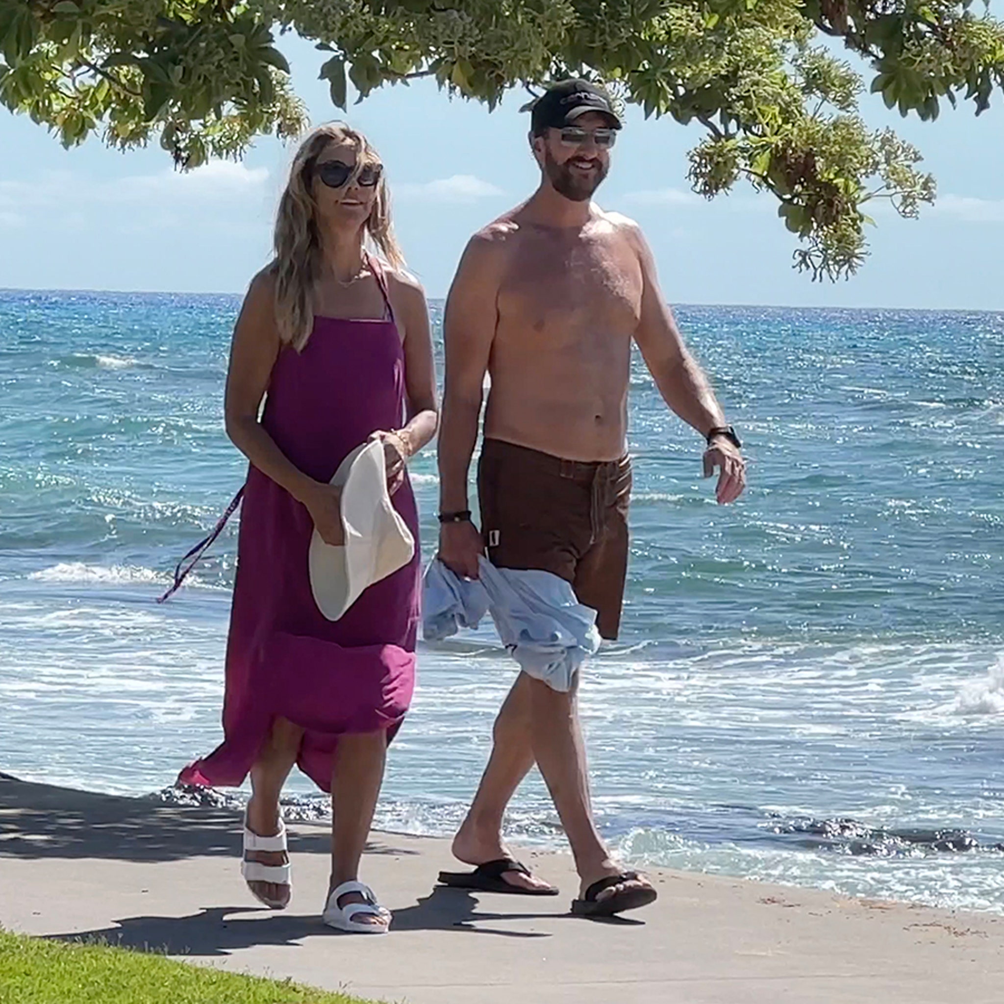 Kevin Costners Estranged Wife Christine Vacationing in Hawaii with Actors Friend