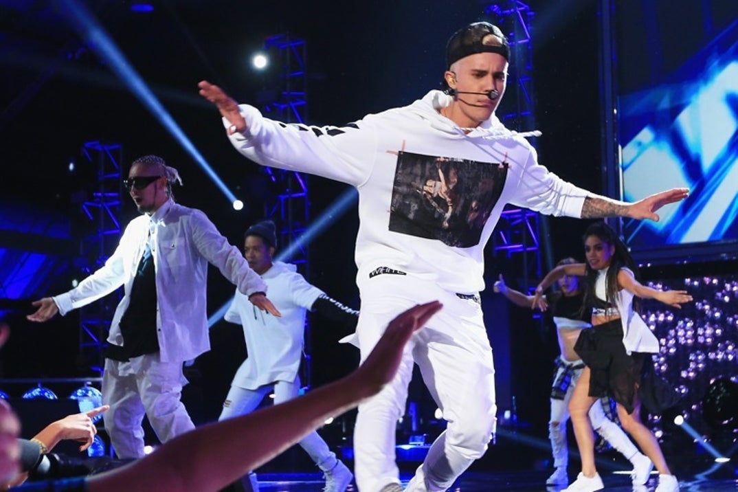 0119_justin_bieber_performance10