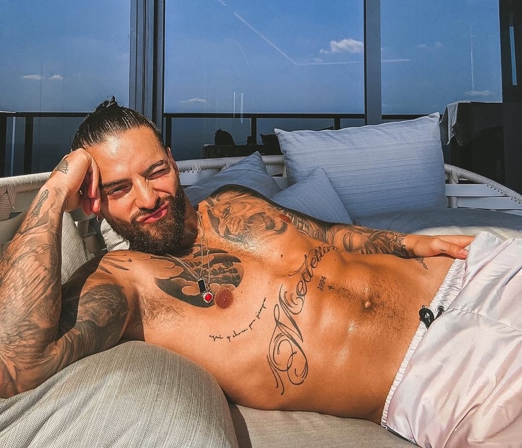 0127 Maluma Hot Shots 12