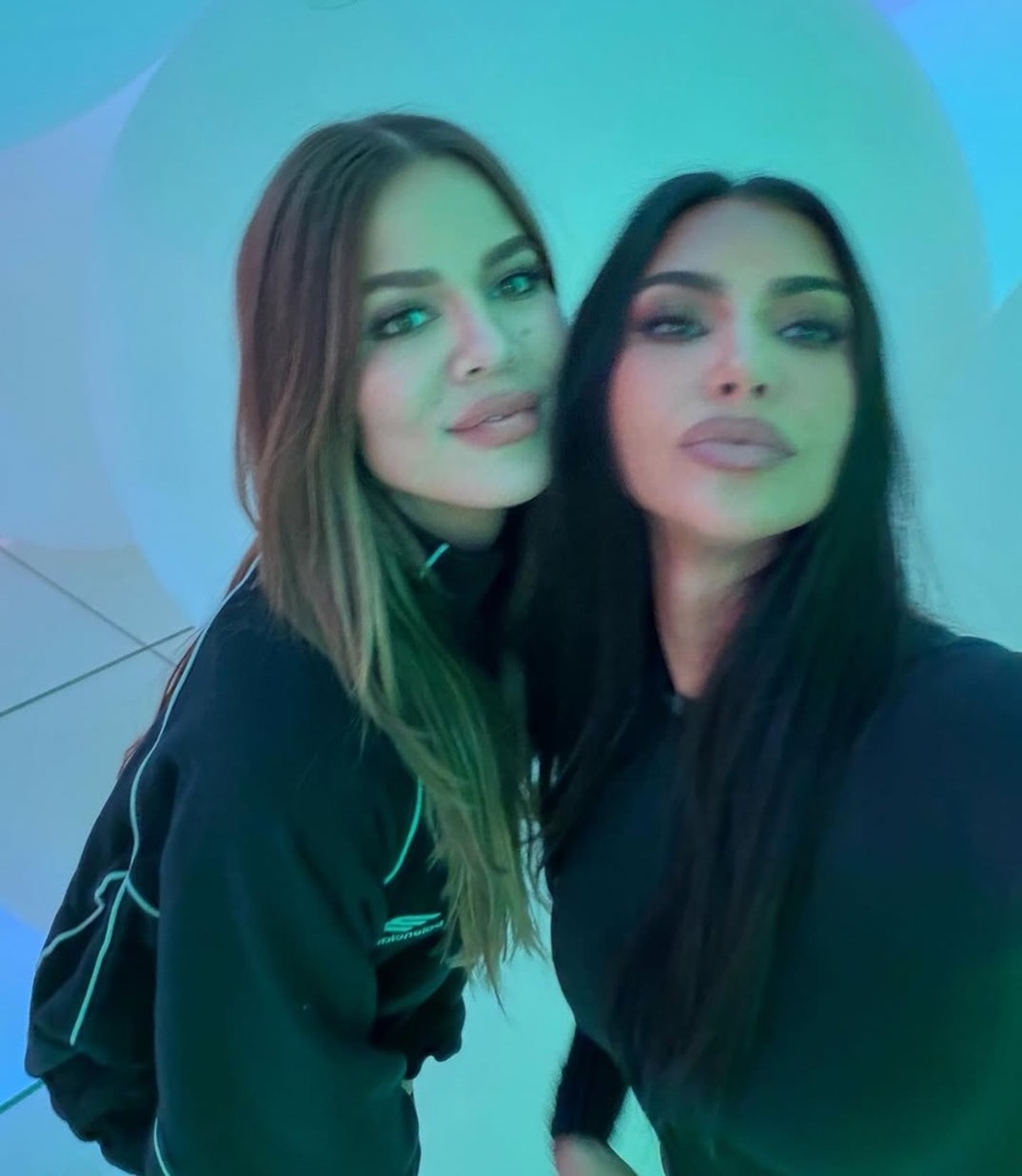 Kim Khloe Kardashian Fam Tokyo Trip 19