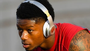 Joe Mixon Meets 1-On-1 With Punch Victim, Strikes Settlement In Lawsuit