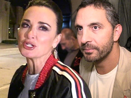 1229-kyle-richards-Mauricio-Umansky-tmz-01