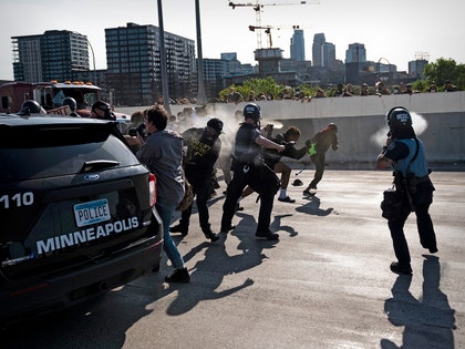 0603-minneapolis-cops-getty-03