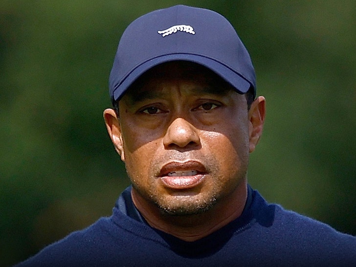 Tiger Woods Achils estourou, passa por cirurgia