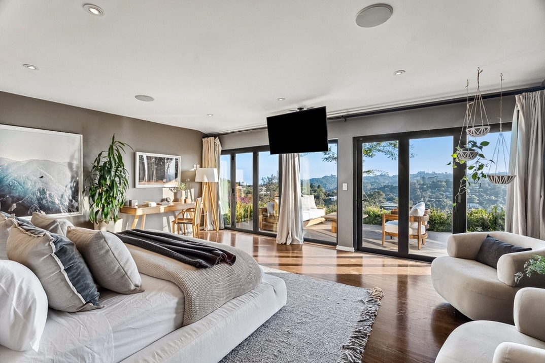 Chris Evans Hollywood Home 4