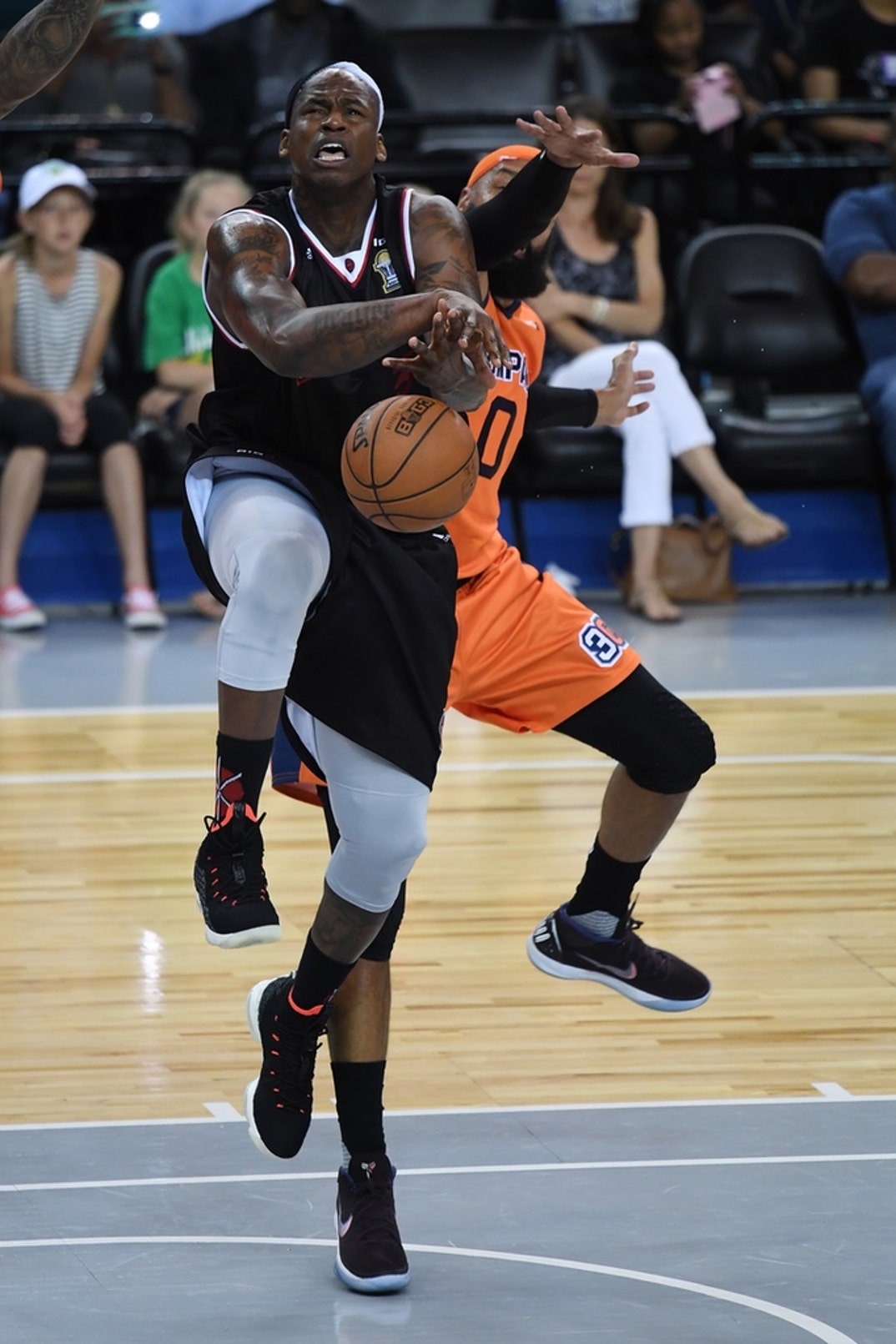 Al Harrington On The Court 8