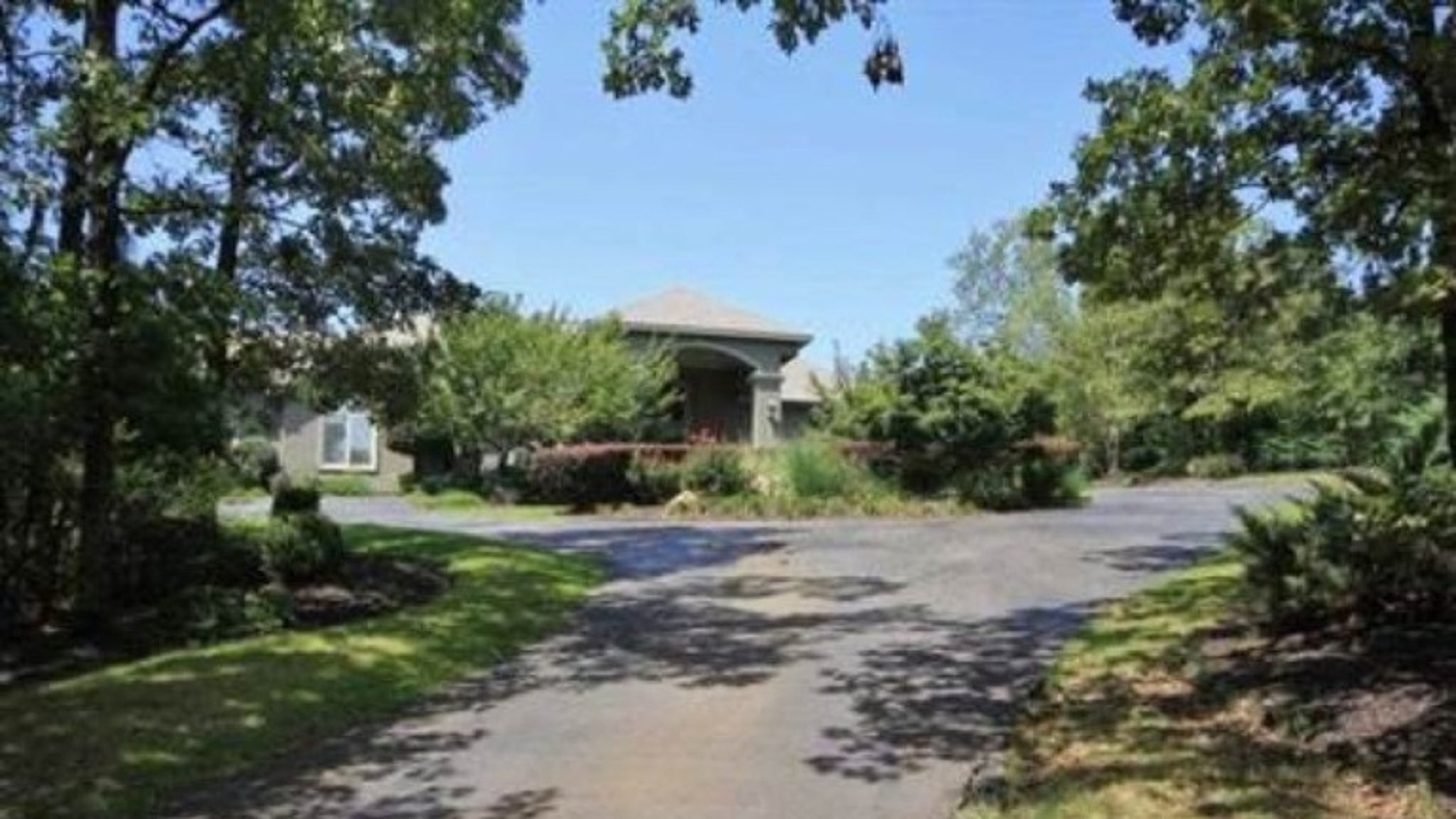 Jermain Taylor's Arkansas Home For ALE!