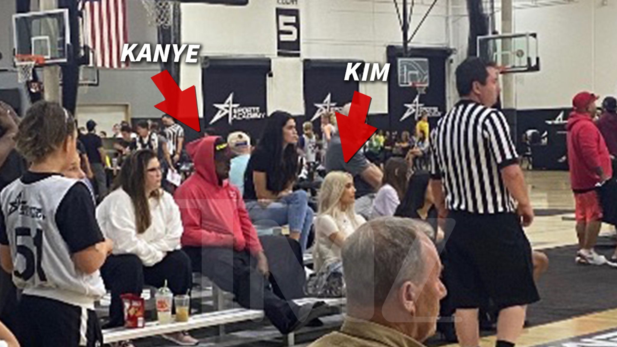 Kim Kardashian e Kanye West vão ao jogo de basquete de uma filha juntos