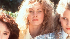 0915-Lisanne-Falk-Memba-Them-hero
