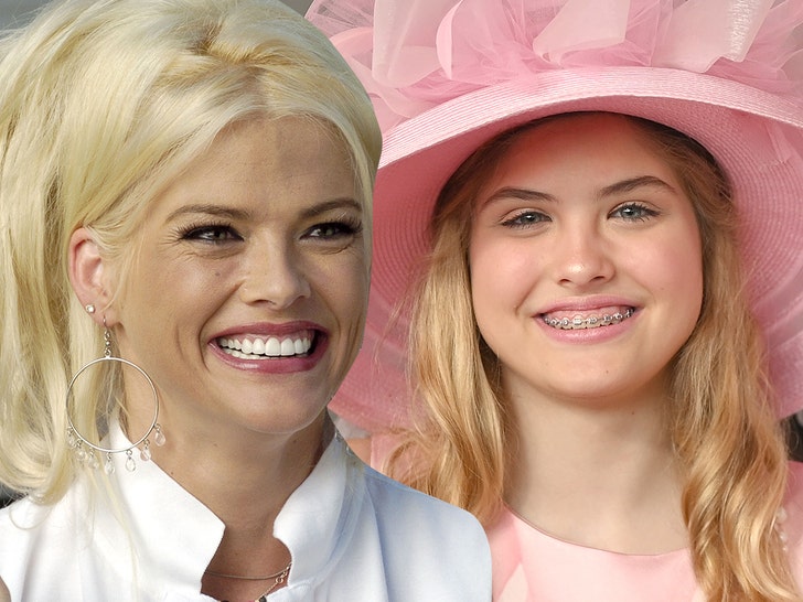 Anna Nicole S Daughter Dannielynn Not Interested In Movie Modeling Offers Melody Maker Magazine