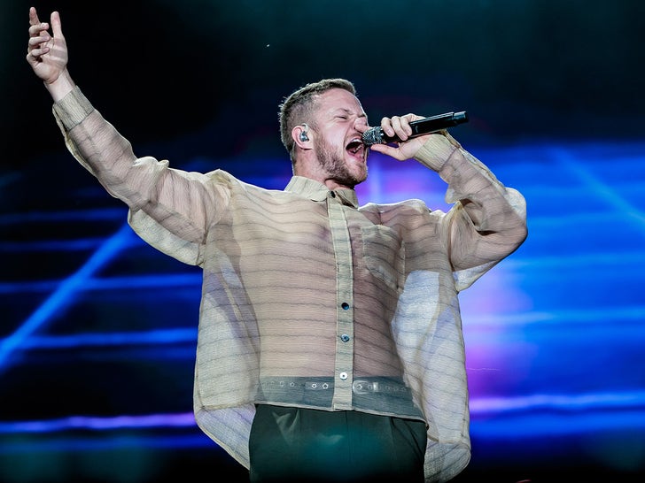 Imagine Dragons Singer Daniel Reynolds Performance Pics