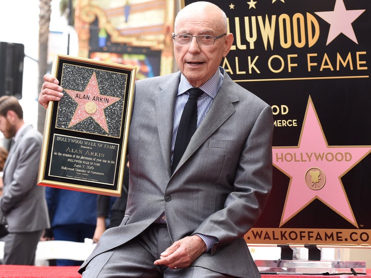 Alan Arkin, Oscar-winning actor best known for 'Little Miss Sunshine' and  'Argo,' dead at 89