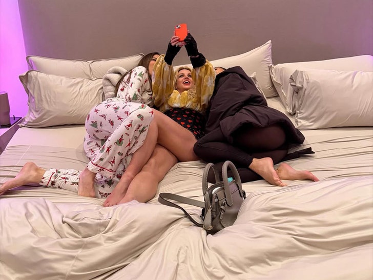 Kim Kardashian Shares New Britney Spears Bed Selfie, Bikini Shot 1 britney spears kim kardashian insta 1