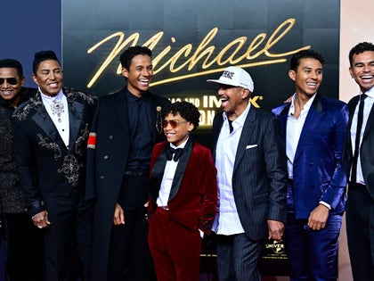 0410-Michael-Jackson-Biopic-PRIMARY