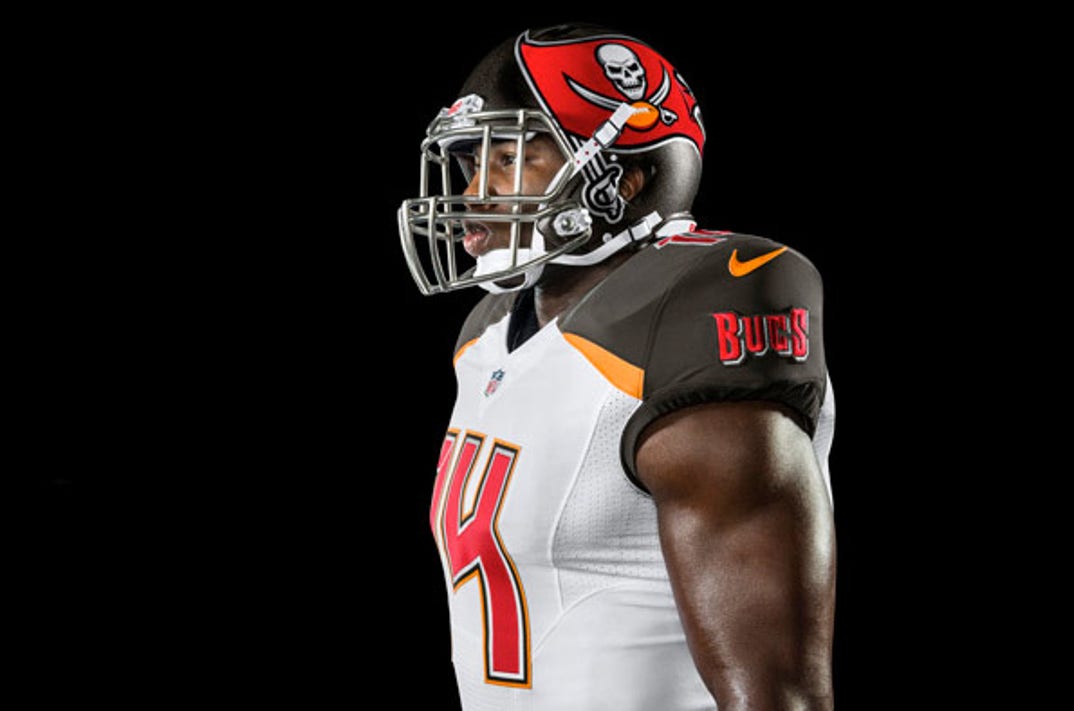 424 Tampa Bay Buccaneers Uniforms Stock Photos, High-Res Pictures, and  Images - Getty Images