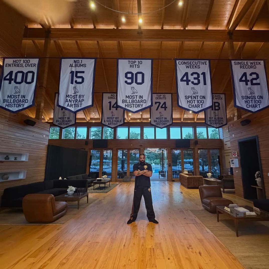 Drake Flexes Lavish Life 7