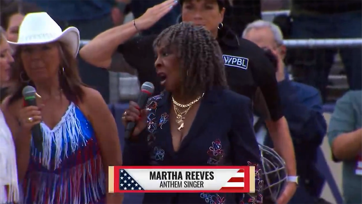 080426_martha_reeves_national_anthem_KAL