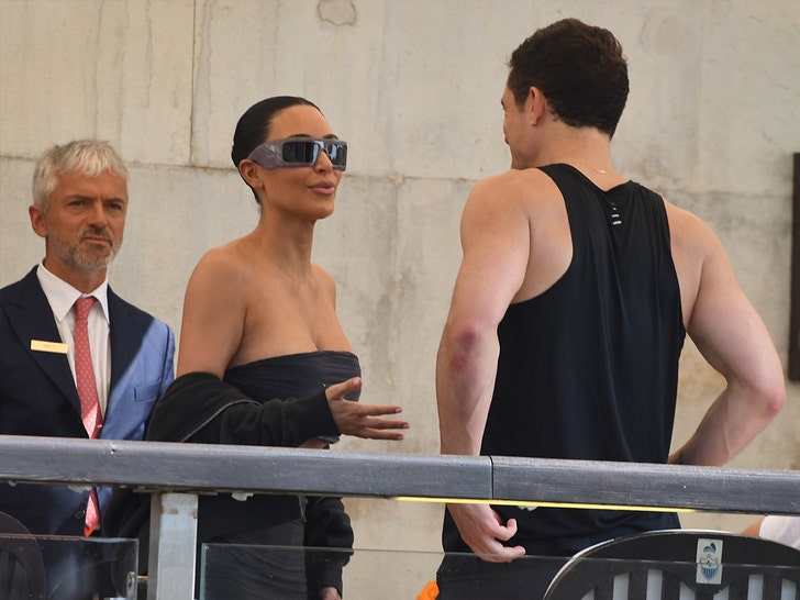 As flores de Kim Kardashian e Orlando vêm para Veneza para o casamento de Bezos