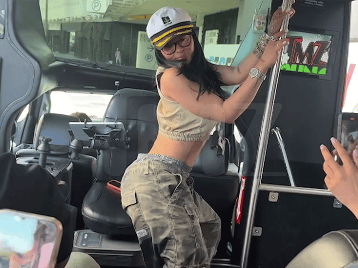 120825_brunch_tour_india_love_twerk_primary