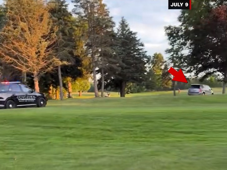 golf-course-car-chase-primary
