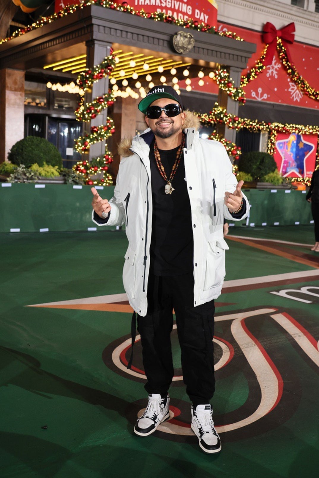 Macy's Thanksgiving Day Parade - AOPA, image size:1074x1611