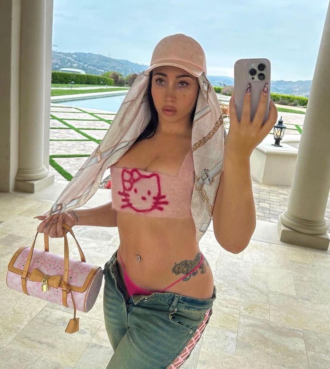 0715 Kali Uchis Hot Shots 12