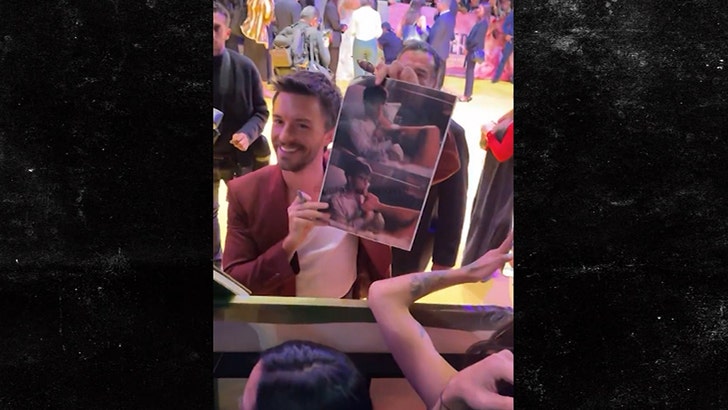 ‘Wicked’ Jonathan Bailey Signs Pic From ‘Fellow Travelers’ Toe-Sucking Scene