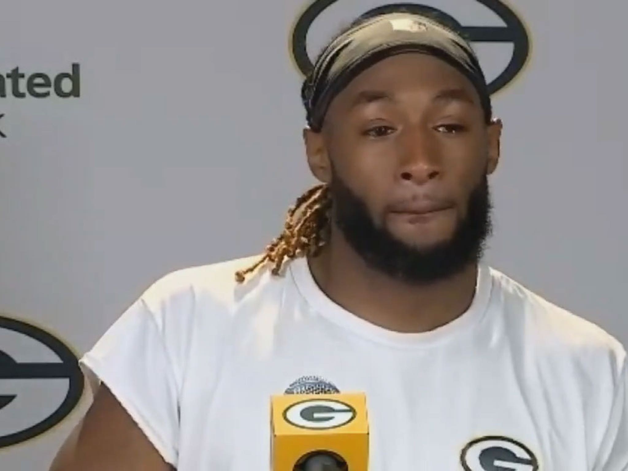 Green Bay Packers add pocket to Aaron Jones' jersey to carry