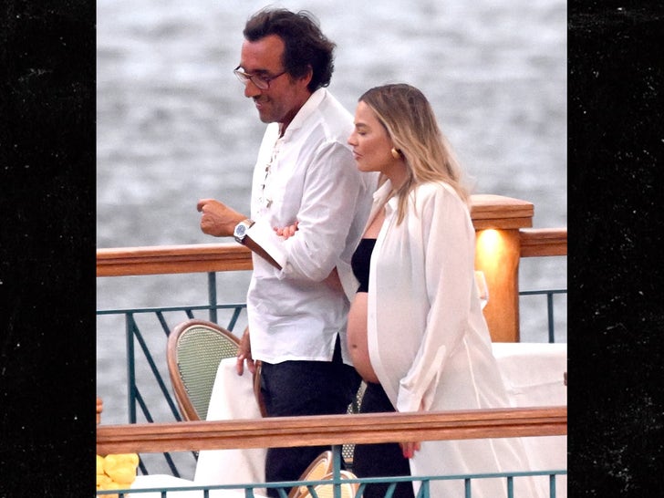 0904-Bradley-Cooper-And-Gigi-Hadid-Double-Date-With-Margot-Robbie-and-Tom-Ackerley-in-Sardinia-primary-2