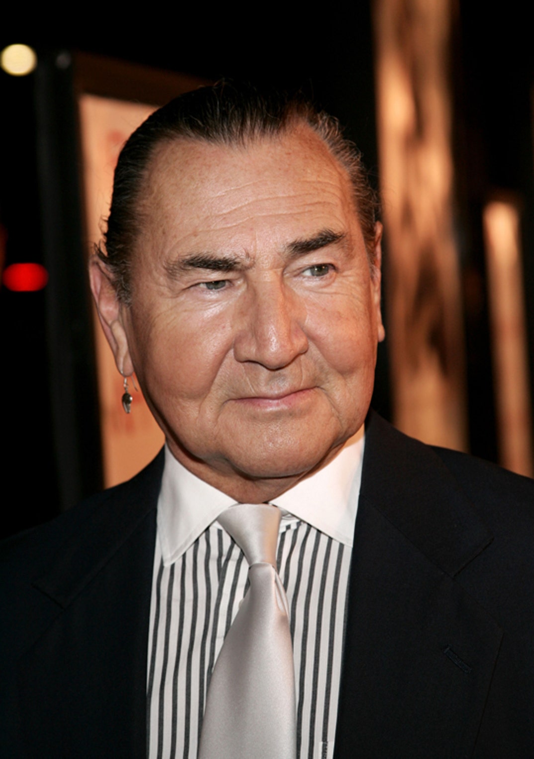 Remembering August Schellenberg, image size:1074x1527