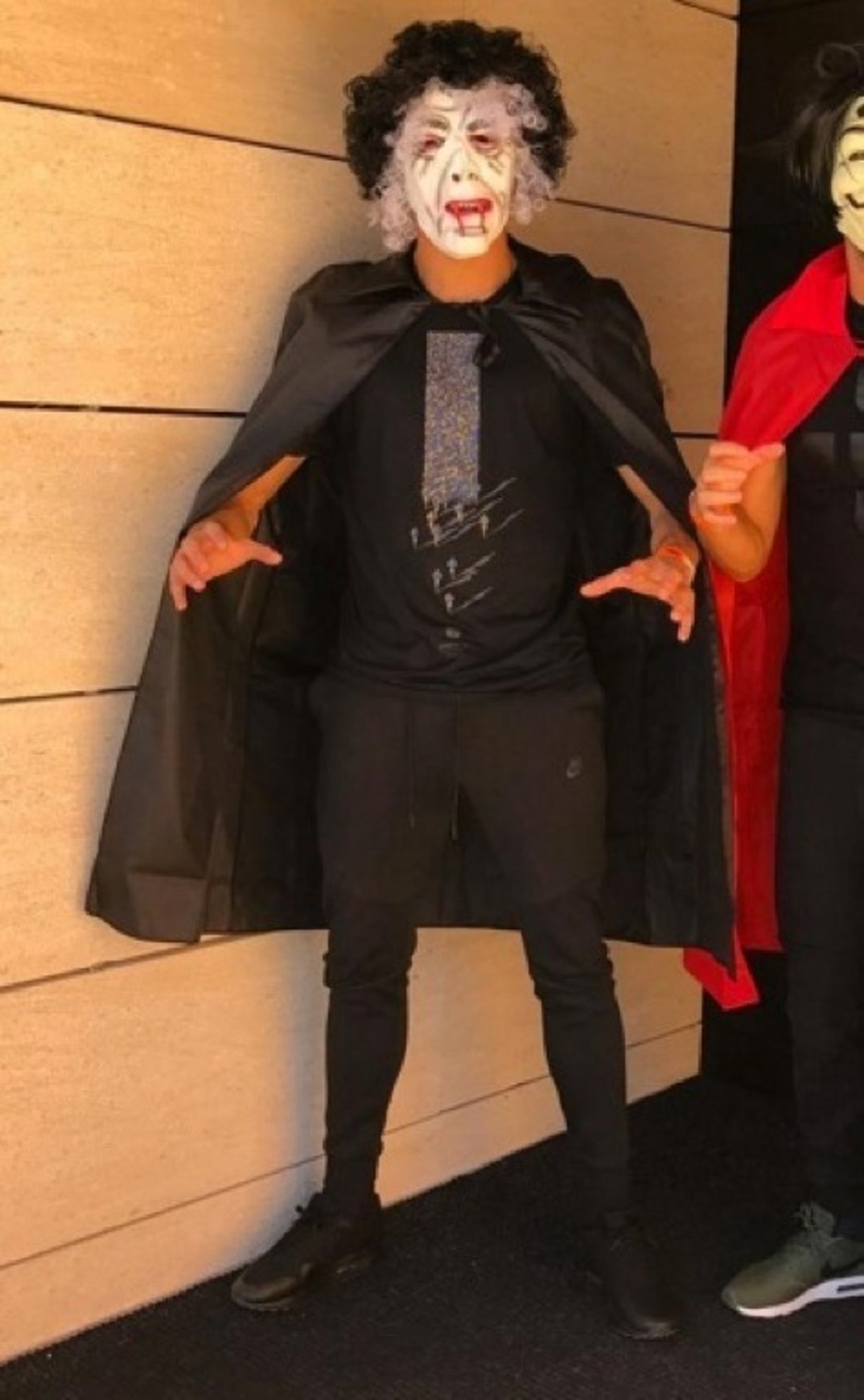 Top 100 Best Celebrity Costumes of 2016, image size:1074x1740