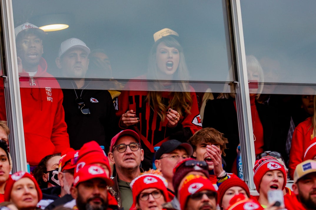 Taylor Swift at Chiefs vs. Bills3