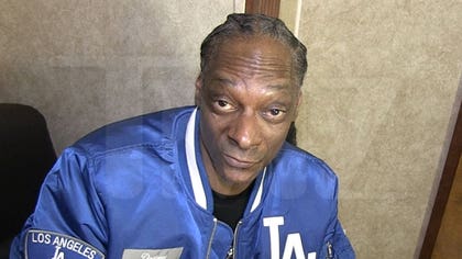112025_snoop_dogg_kal