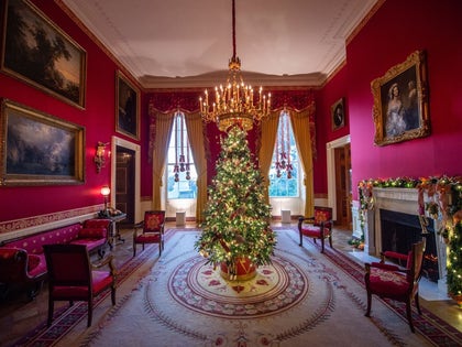 2021 White House holiday decorations photos 02