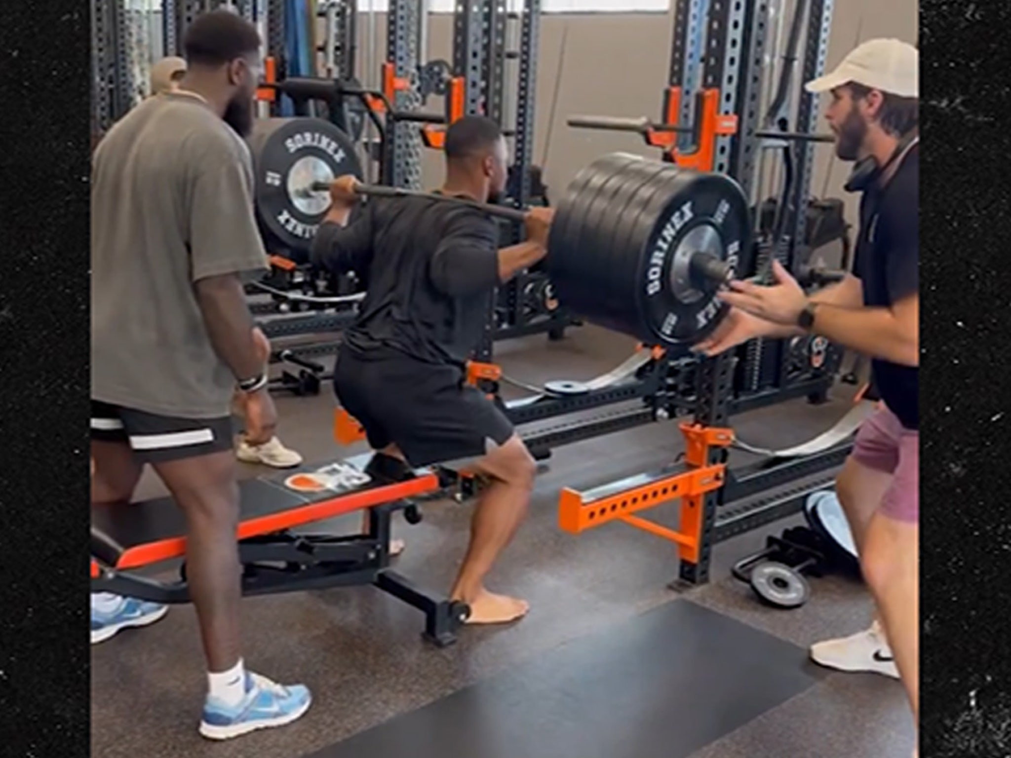 New York Giants RB Saquon Barkley Goes Full Beast Mode During Weight  Training - Sports Illustrated New York Giants News, Analysis and More