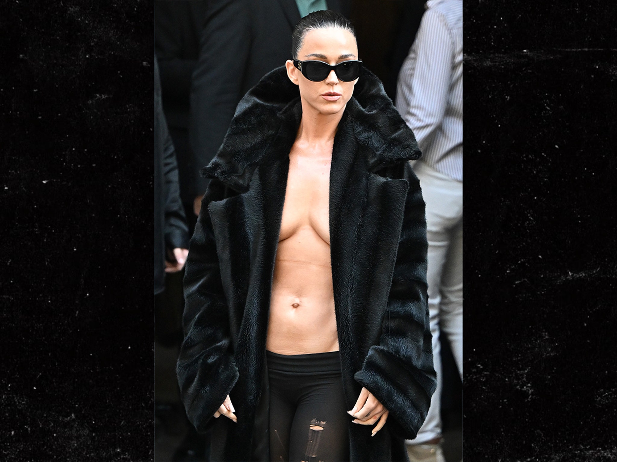 Leather Katy Perry Porn - Topless Katy Perry Wows Everyone at Paris Fashion Week