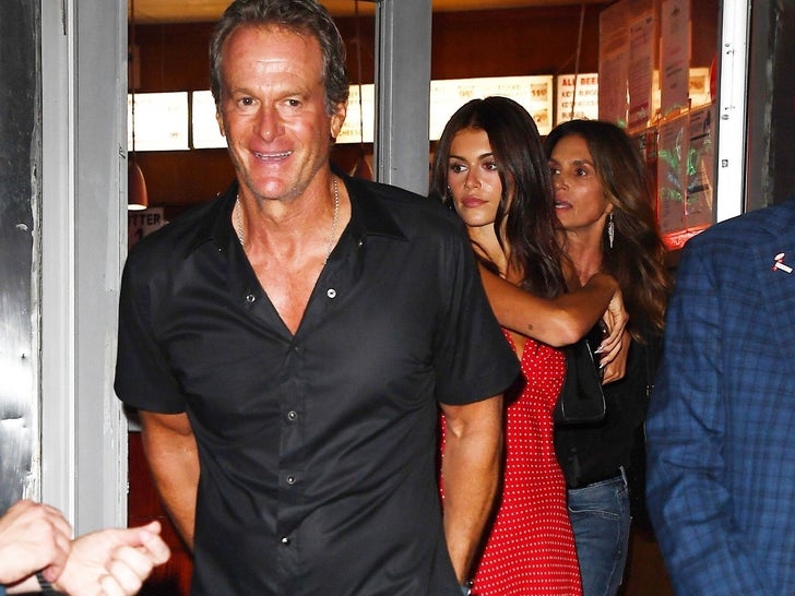 0613-Randy-Gerber-Kaia-Gerber-Cindy-Crawford-SUB