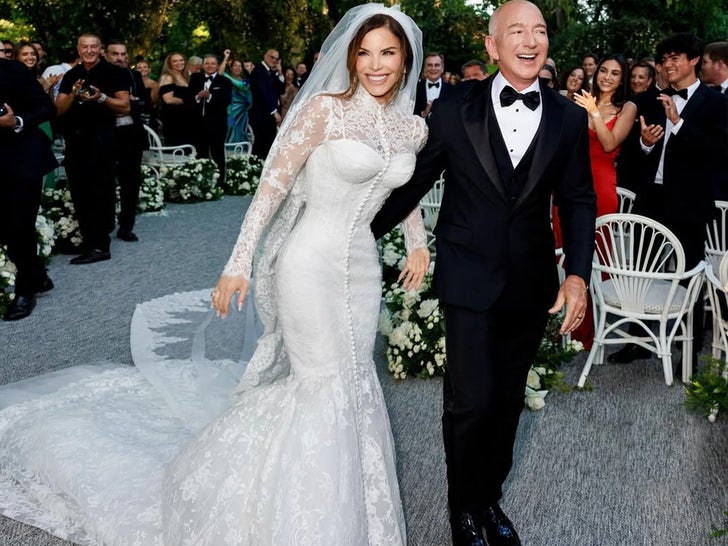 Lauren Sanchez Shares First Look of Wedding Dress