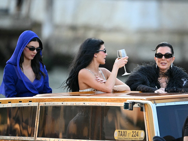 Guests Head to Arsenale di Venezia for Bezos Wedding Finale getty 2