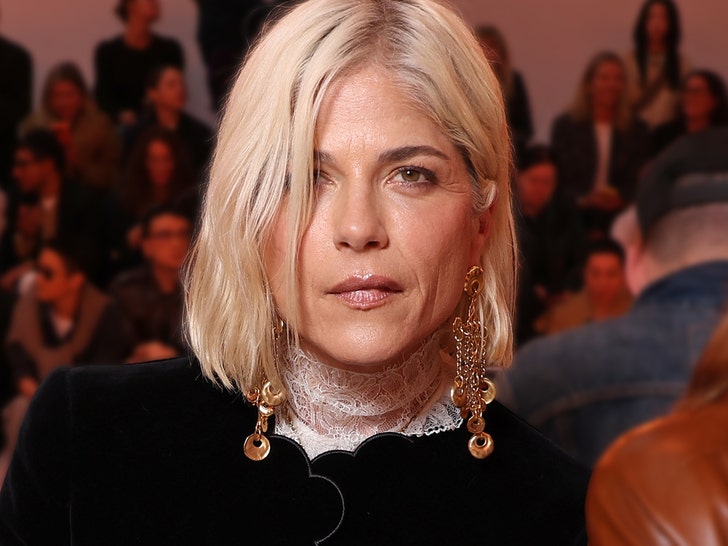 selma blair getty 12