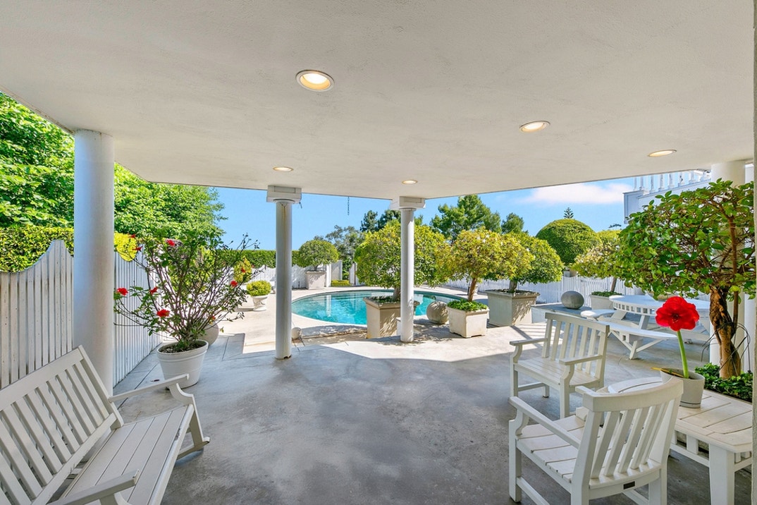 Richard Simmons Home Sale 14