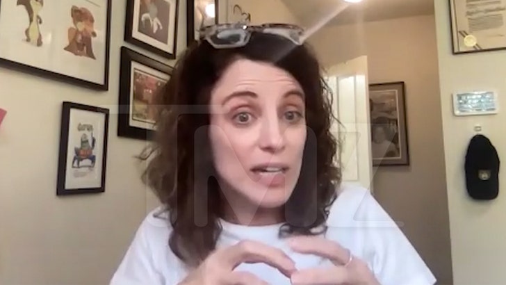 'Euphoria' Star Alanna Ubach Claims Lyft Driver Stole Cash-Stuffed Package 1 alanna-ubach-kal-01-22-2026