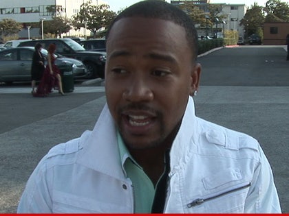 0419-columbus-short-tmz-01