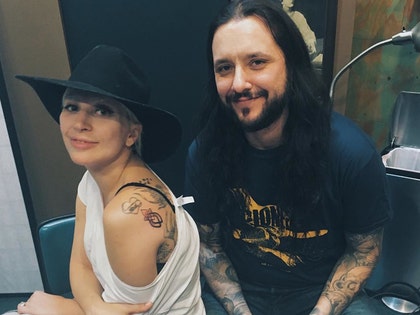 0304-main-lady-gaga-instagram-01