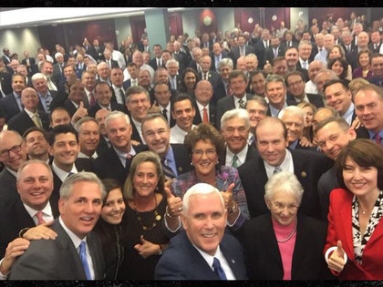 1117-mike-pence-selfie-twitter-03