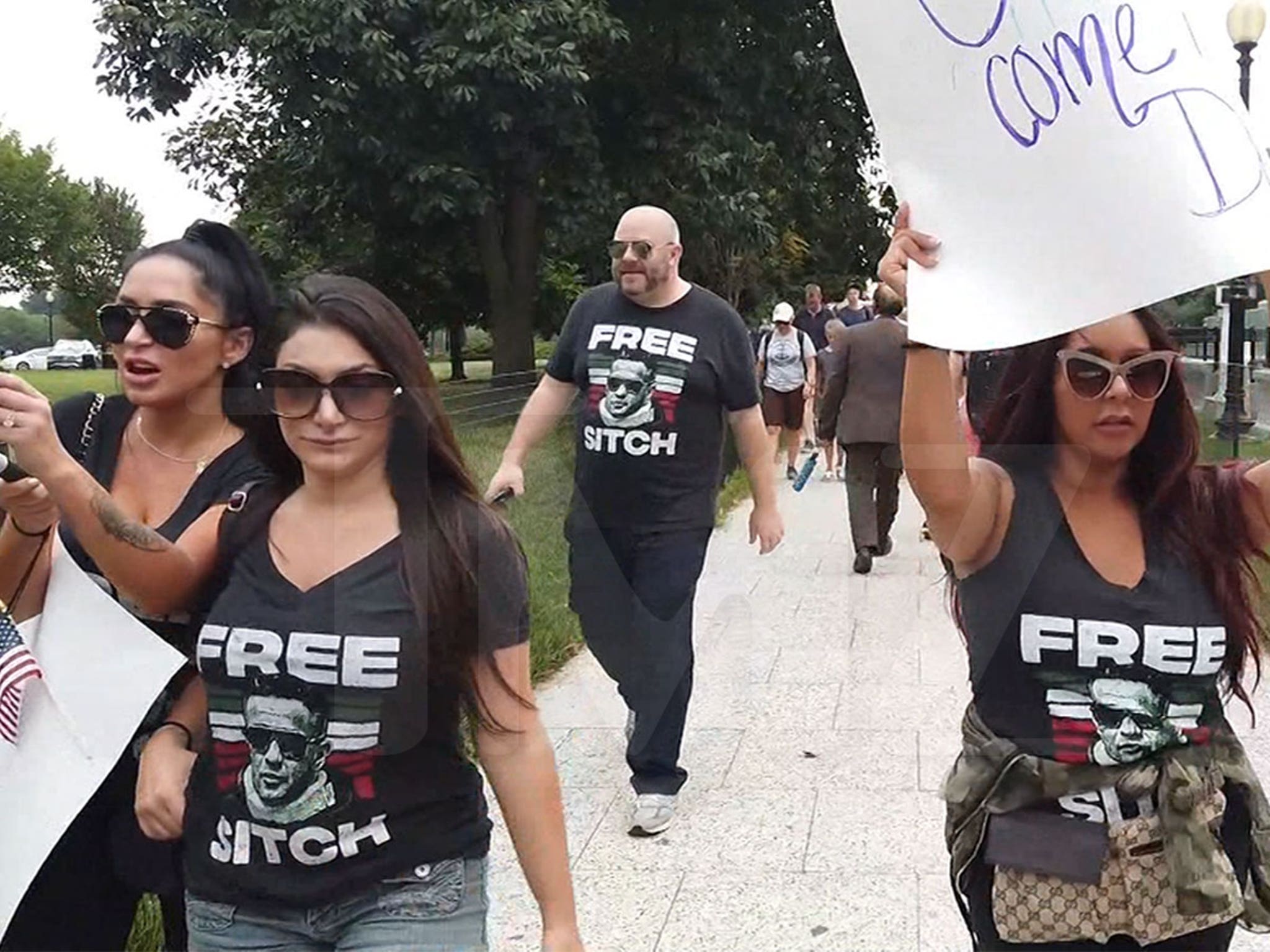 The Ladies of 'Jersey Shore' Take to D.C. to Help 'Free Sitch