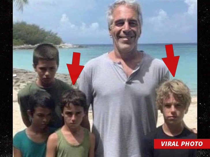 Island Boys, Jeffrey Epstein ile Hiç Tanışmadıklarını Söyledi, Viral Fotoğraftaki Çocuklar Onlar Değil