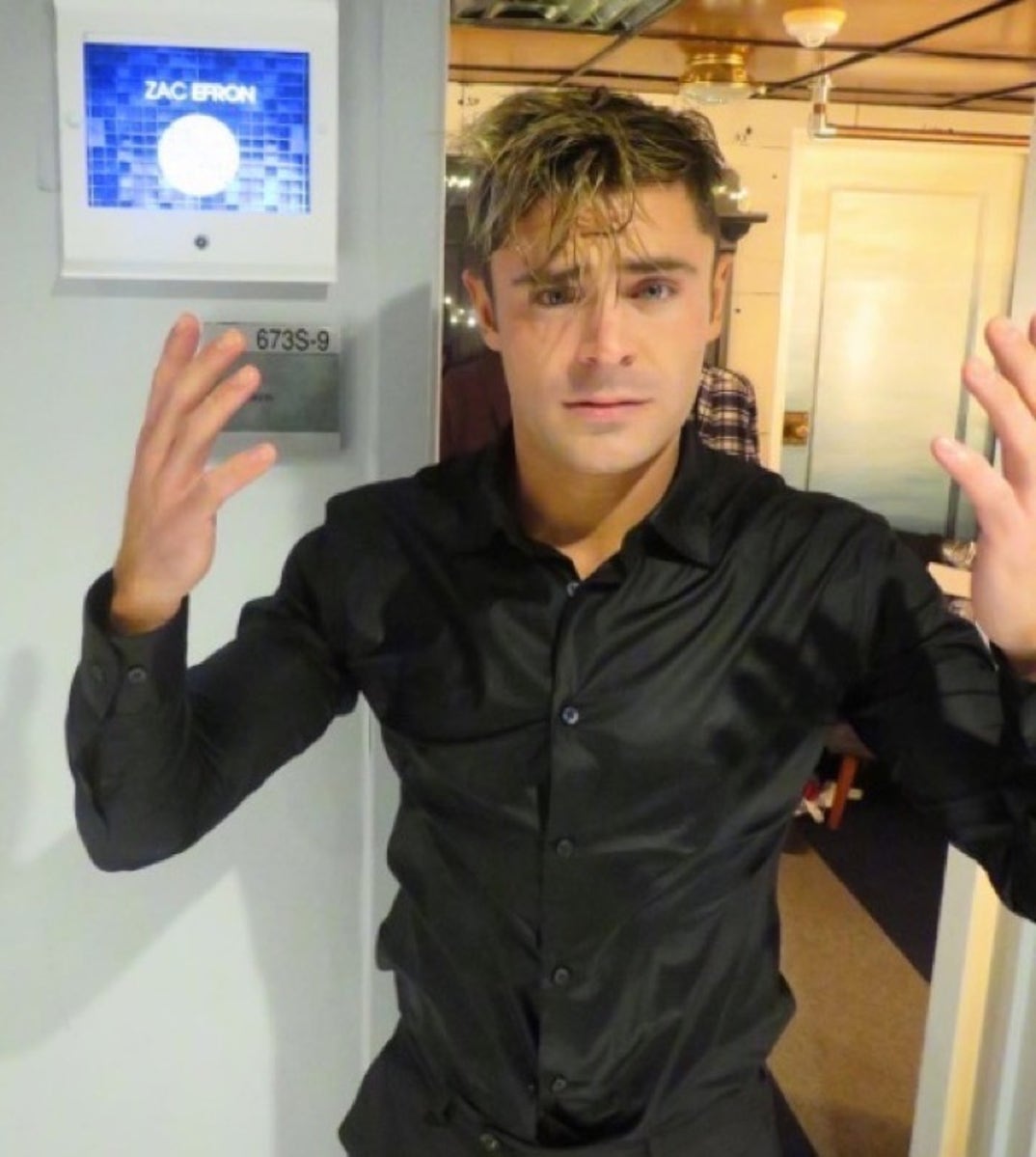 0417_zac_efron_hot_05